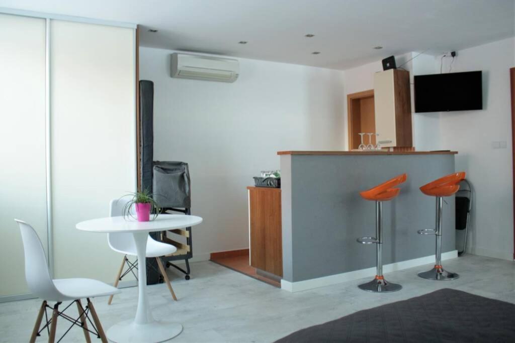 Apartamento Apartmán - Dlhé Diely Bratislava Exterior foto